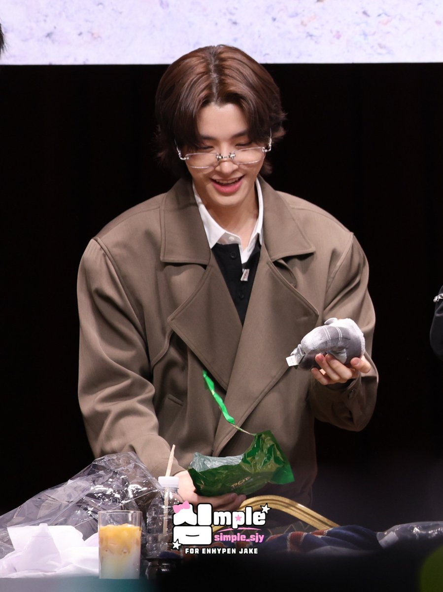 simple_sjy's tweet photo. 260130 BDM 팬싸 

가장 귀여운...

#엔하이픈_제이크 #엔하이픈 #JAKE #ENHYPEN #ジェイク #제이크 #심재윤 https://t.co/KICql6vTUk