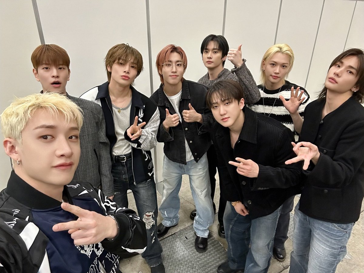OT8 selca from today ❤️❤️❤️