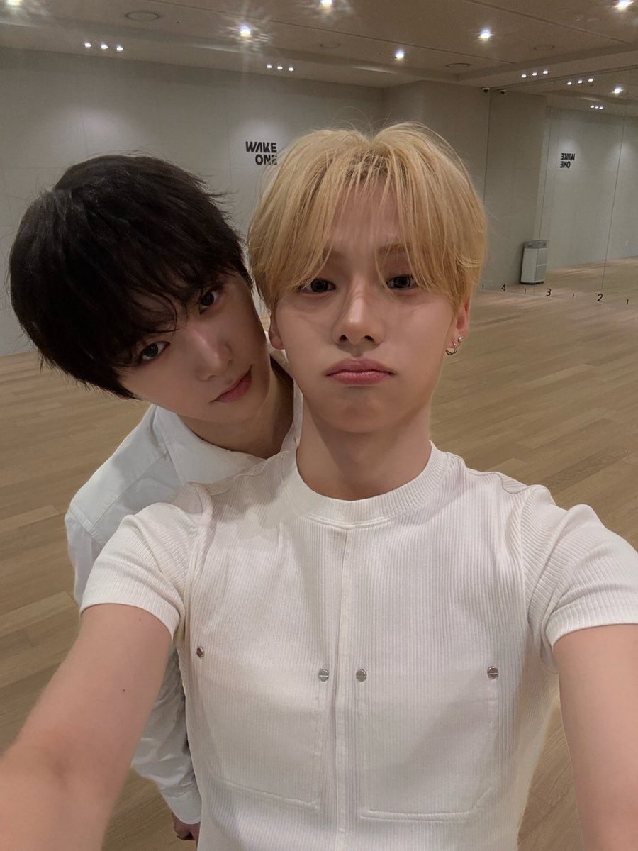 angodlee's tweet photo. #feelsogood waking up to wonxin heaven these days https://t.co/247iBZJk1D