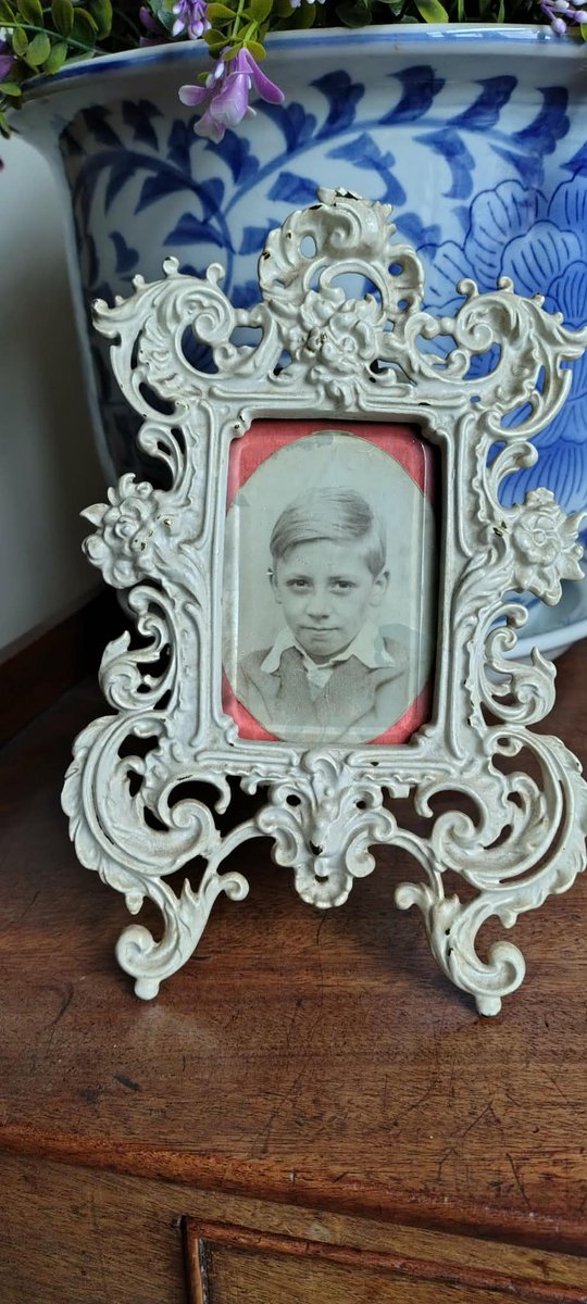 James Beck Biography (by Mariska Schrieken) tweet media