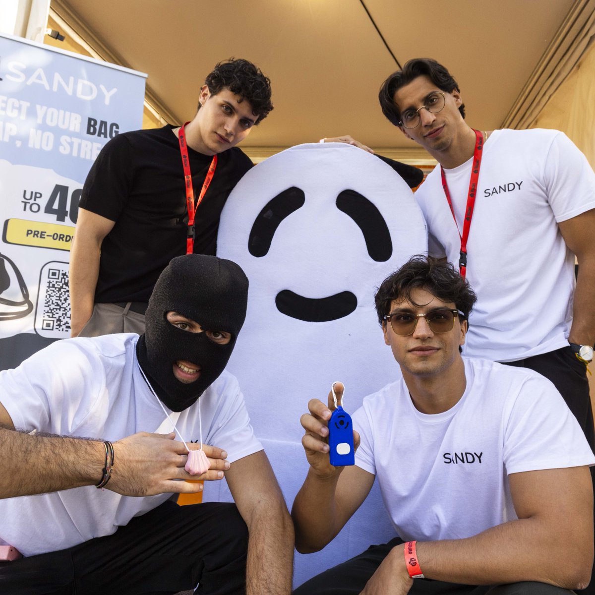 MakerFaireRome's tweet image. 🔔Un allarme portatile e smart per proteggere i tuoi oggetti durante le attività all’aperto: #Sandy è il dispositivo wearable dotato di sensori che rileva i movimenti sospetti e lancia un allarme in tempo reale.
Presentato a #MFR2025, il progetto ha riscosso grandissimo successo!