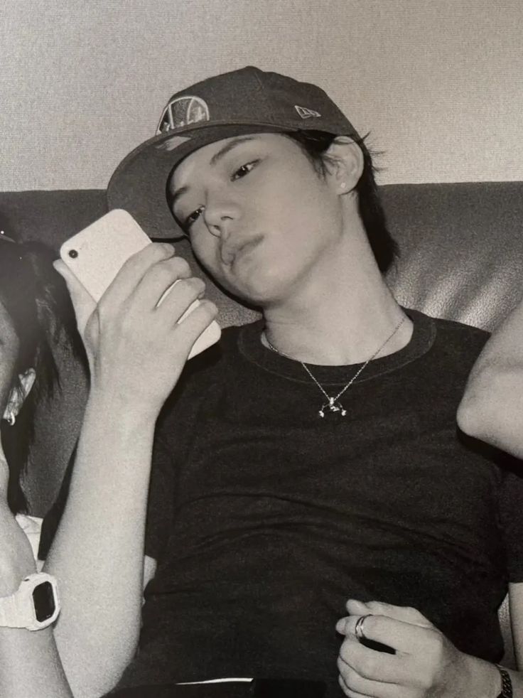 selfolssi ♤ tweet media