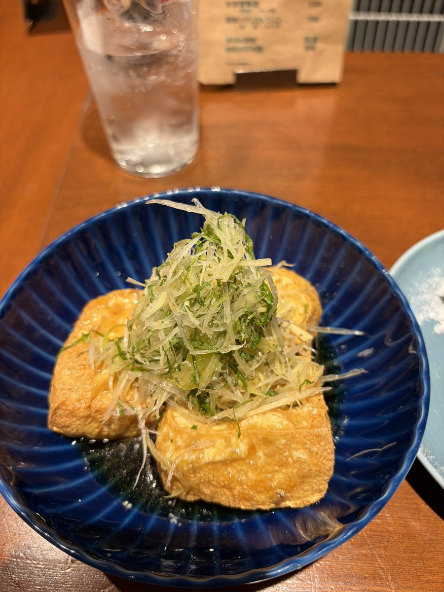 超久々にふらっと一人飲み。
新規開拓で立ち飲み屋Myベスト3入り。あまりにも上振れ。