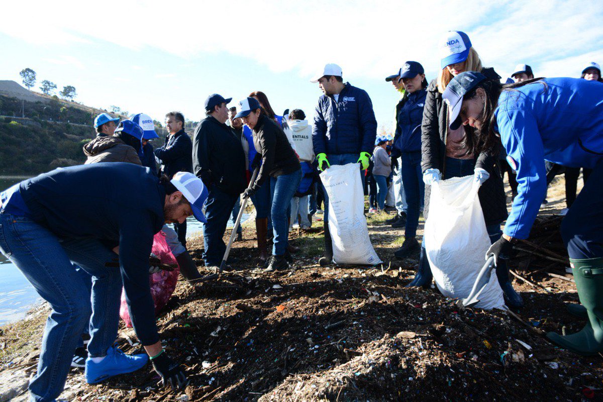 Trabajando desde muy temprano realizamos nuestra Jornada Nacional de Limpieza en la Presa Madín, con la participación de la familia panista del Estado de México, contribuyendo al cuidado del medio ambiente y la recuperación de espacios públicos.