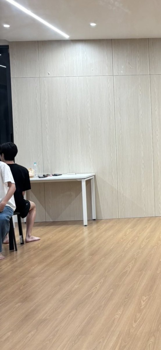 toeitoey2539's tweet image. สิ่งที่ทุกคนเห็น                   สิ่งที่ภภ เห็น