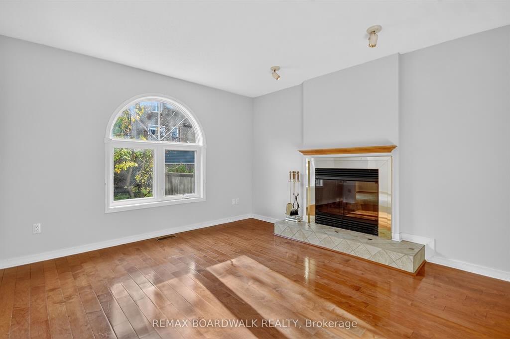 HartsRealEstate's tweet photo. Good morning! 

And our second Open House this weekend tomorrow, Sunday Feb 1, 2-4pm, hosted by yours truly. 😊

85 Alon Street is a Detached 3-Bedroom home in Stittsville’s Fringewood North. Main floor Family Room, finished basement, and fully-fenced backyard for just $669,000. https://t.co/5l6KkAPzjI