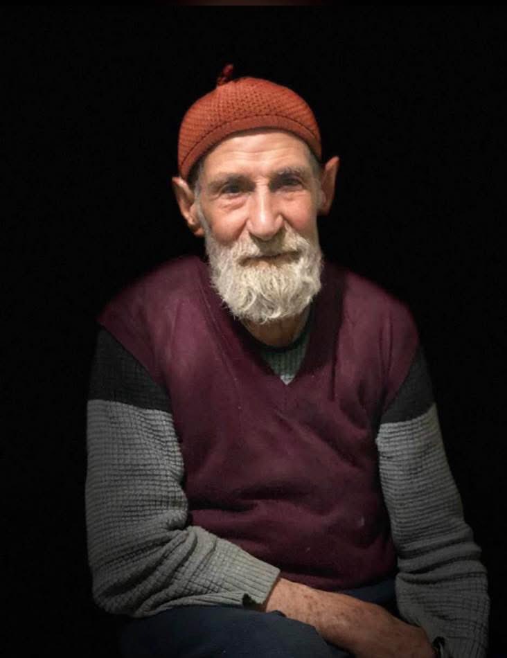 Yakın akrabamız Mustafa Çadırcı amcayı kaybetmenin derin üzüntüsünü yaşıyoruz.
Merhuma Allah’tan rahmet, ailesi ve tüm yakınlarına sabır ve başsağlığı diliyorum.
Mekânı cennet, makamı âli olsun.
Definden sonra taziye, Hıdır Baba Camii’nde kabul edilecektir.