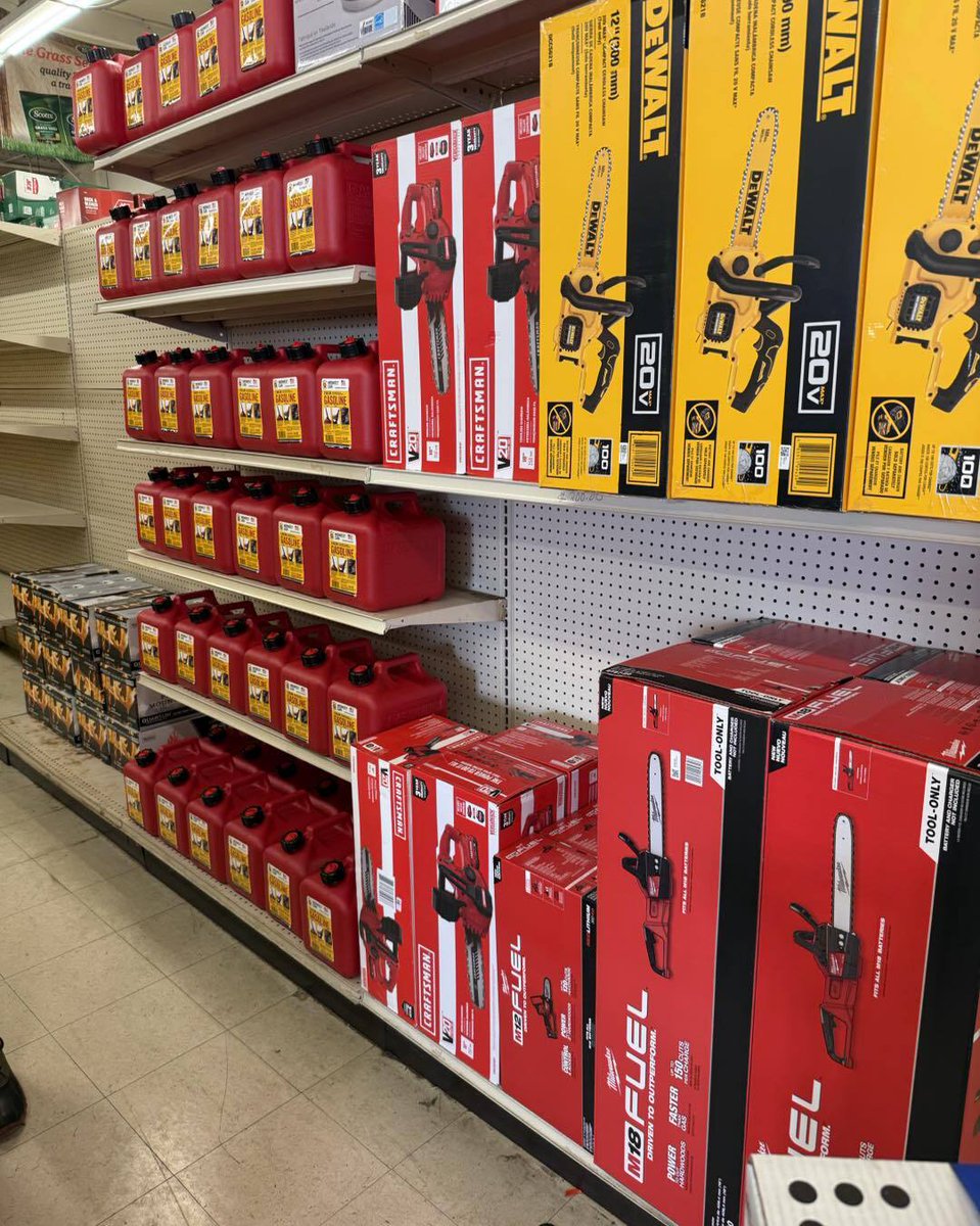 GoodAceHdwe's tweet photo. 🎉 Still running at limited capacity🎉
⏰ Open today 8:00 AM – 5:00 PM

We’re fully open and stocked with many of the winter essentials you need, including:

🔥 Propane
🛢 Kerosene &amp; gas cans
⚡ Indoor electric heaters
🛷 Sleds &amp; snow shovels
❄️ De-icer
🔦 Flashlights &amp;... https://t.co/3LBjGqKwmm