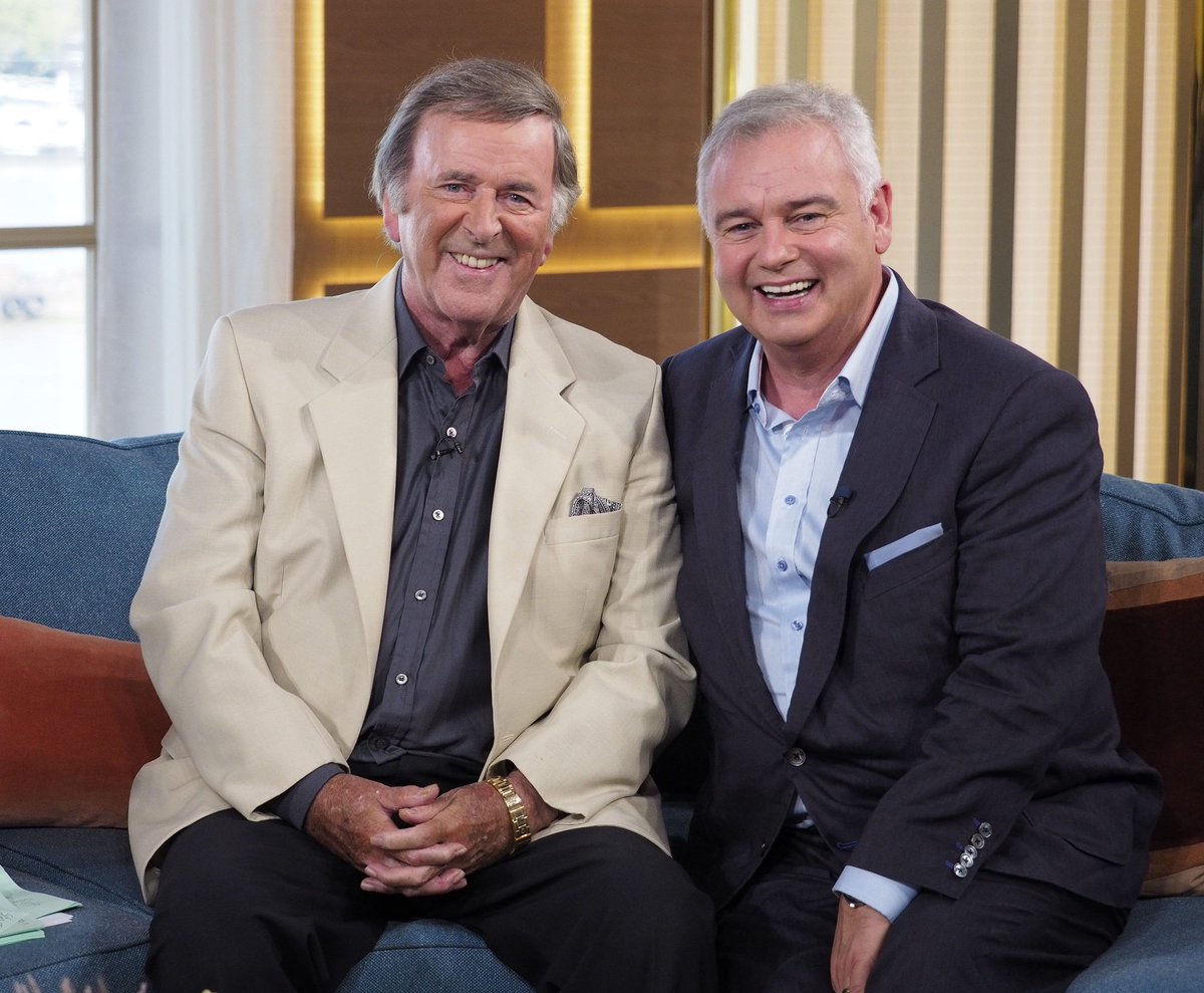 Eamonn Holmes OBE tweet media