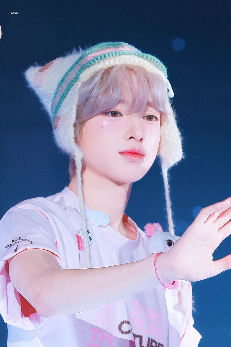 𝐋𝐎𝐕𝐄% tweet media