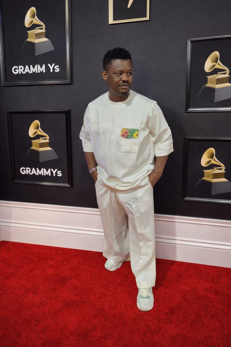 EFEwarriboy's tweet photo. Grammies 2026 live 😀 https://t.co/m22eULW4Ab