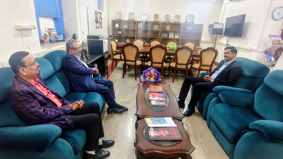 leatherssc's tweet image. Sh. Sanjay Leekha, Chairman, LSSC along with Sh. Sanjay Kumar, CEO, LSSC had a meeting with Dr. P Thanikaivelan Director, Central Leather Research Institute (CLRI) at the CLRI Campus, Chennai, to explore collaborative opportunities in design and skill development.
#LSSC #CLRI