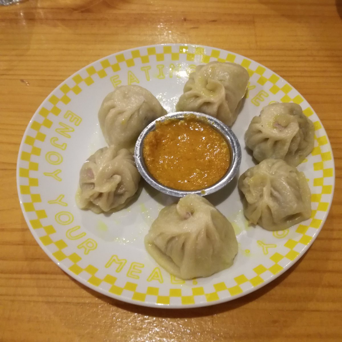 今年お初。
久し振りすぎてナンを追加、爆食い。
ジラライスはデフォルトで大盛り。
タンドリーラム、美味すぎ！
そしてまさかのディズニー時代の同僚と遭遇。
ライブ帰りに寄ってくれた。
世間は狭いね〜。
#カリーナキッチン 
#インドカレー
#スパイスカレー
#調布グルメ 
#西調布グルメ