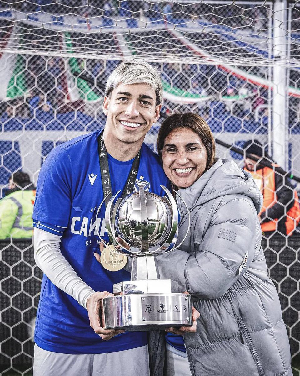 metcheverry99's tweet photo. 🏆⭐️ 3 títulos, 11 goles y 3 asistencias en 52 partidos jugados.

Maher Carrizo se va de #Velez a un grande de Europa después de tener éxito en el club y de haber renovado 2 veces su contrato. La FaVrica en su máxima expresión 🏭👏

El mayor de los éxitos, Maher. Gracias. Hasta la vuelta 💙