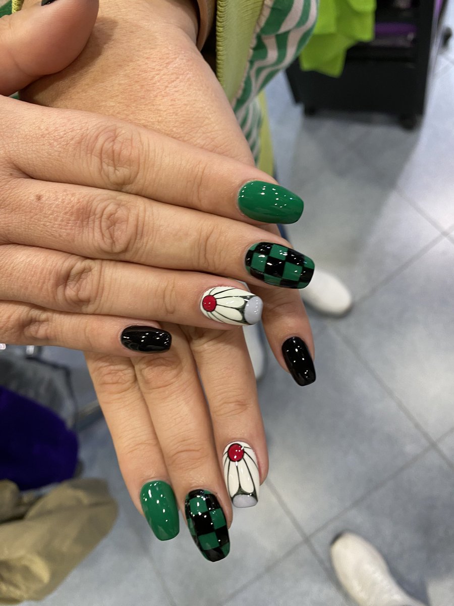 Las uñas de mi mujer 🤣🤣🤣