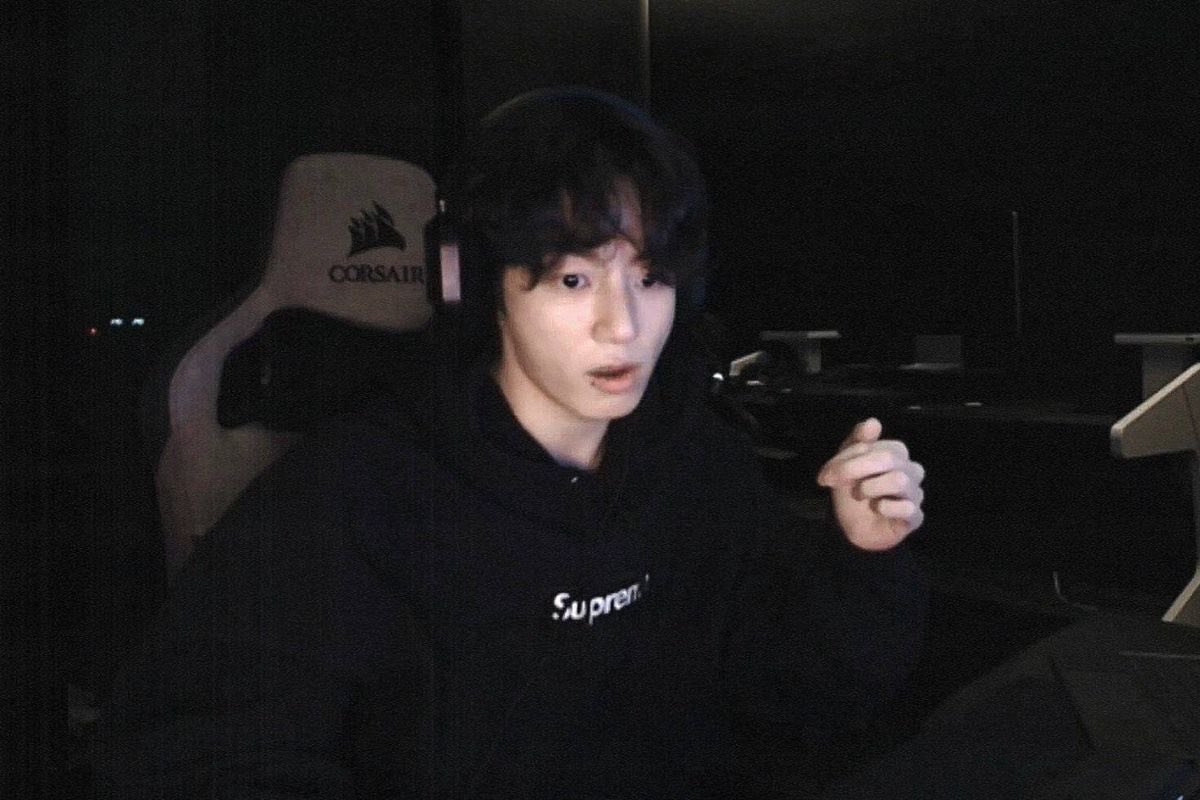 tkrse7's tweet photo. i miss you https://t.co/awdG08yHuP