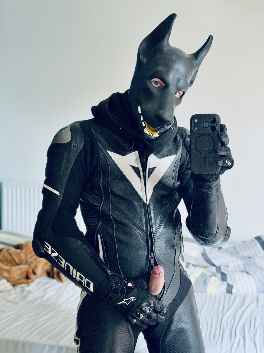 CHOMP. 🔜 Easter Bln tweet media