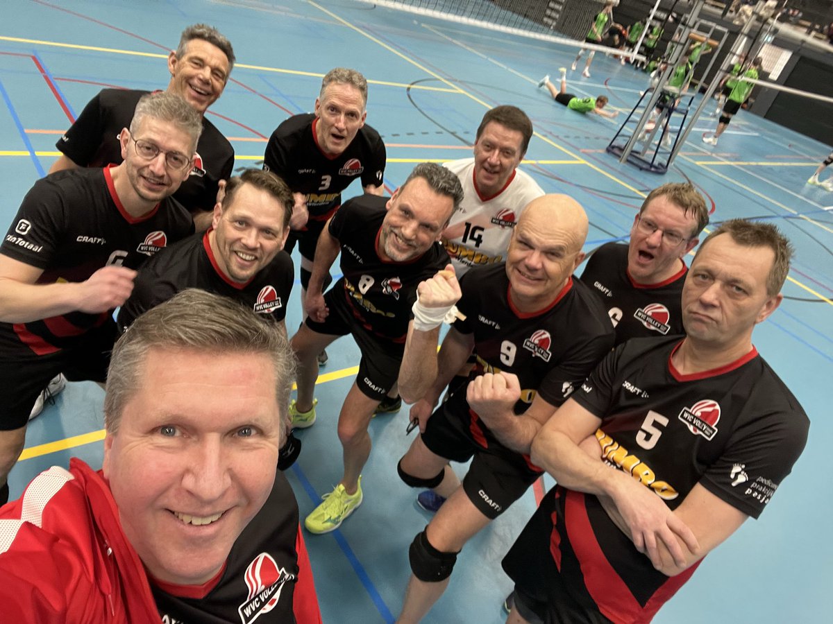 Helaas, maar verwacht 4-0 eraf tegen <a href="/twente05/">Twente '05</a> H3. Weinig energie en enthousiasme. Kwam beetje laat🤣 Assistent coach kon verschil ook niet maken 🤧. Het D-woord valt iets te vaak 🥲
#GoTeamWVC 🔴⚫️