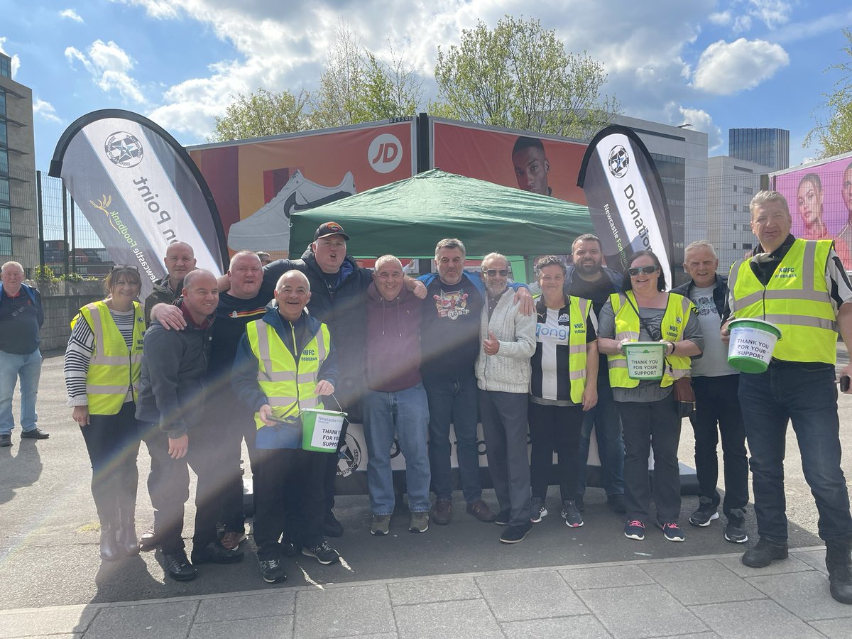 IanByrneMP's tweet photo. Tonight we welcome our great friends from @nufcfoodbank to the home of the champions tonight.
Please drop a donation off at our @SFoodbanks hub from 5pm & help out those struggling in our communities โค๏ธ๐ค
#WorkingClassSolidarity
#RightToFood
#HungerIsAPoliticalChoice https://t.co/C8iJiCja2C