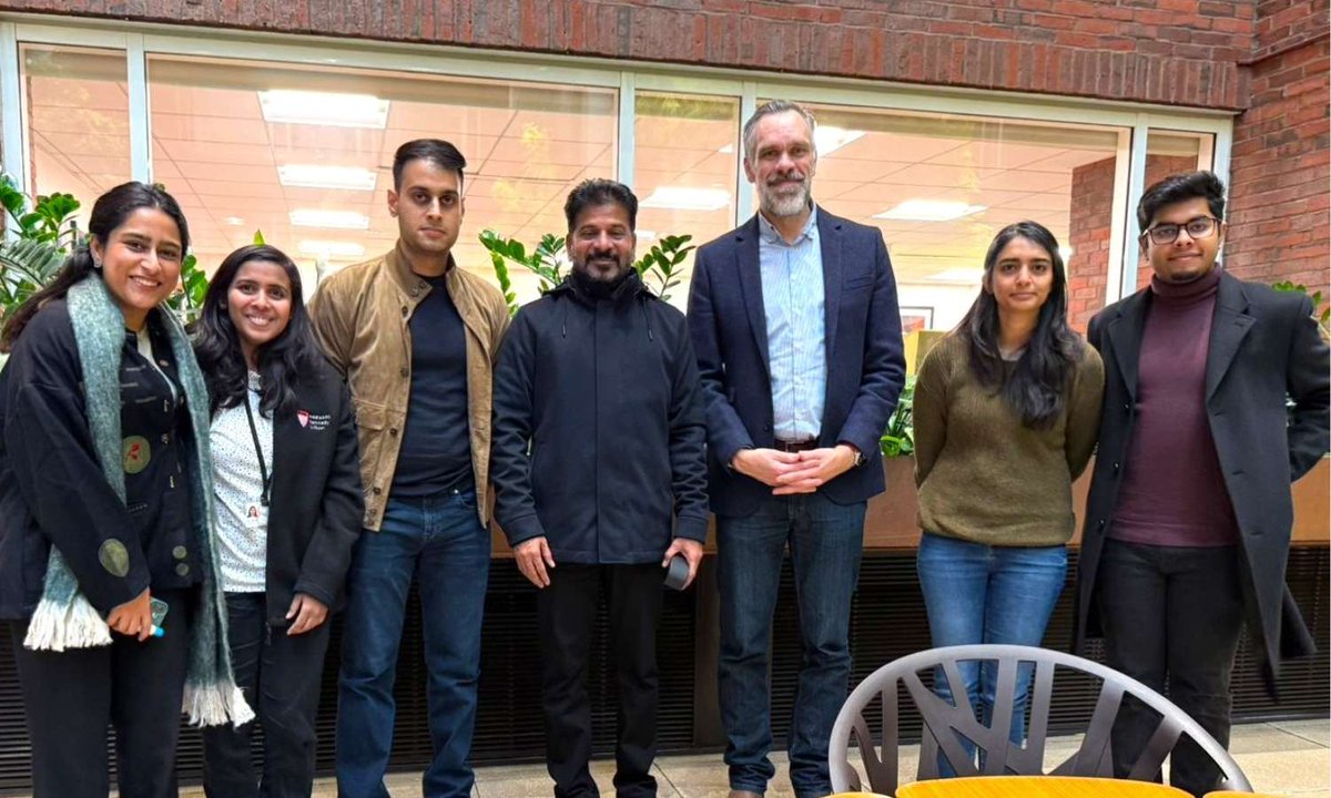 Charminar_News's tweet image. ہارورڈ میں مکالمہ، نوجوانوں کی شمولیت اور تلنگانہ کے مستقبل پر عالمی اعتماد کا اظہار۔

charminarnews.in/telangana-glob…

#GlobalOutreach #Telangana #RevanthReddy