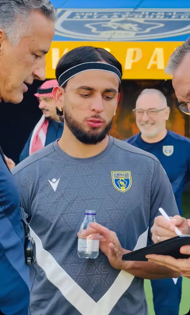 لاعبي بالبرو كلوب 💛