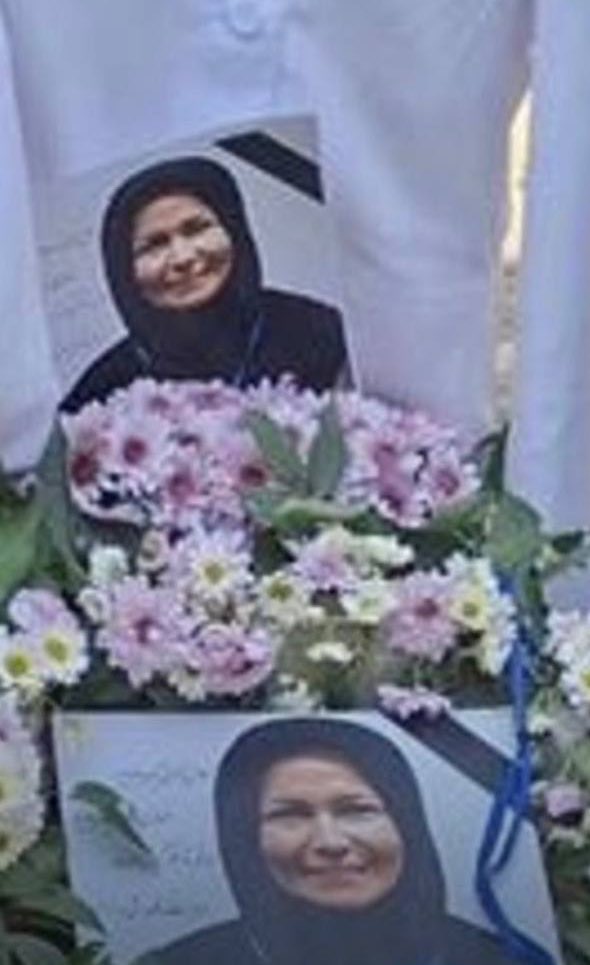 In memory 🕊️
Meny Hosseini (b. 1970), a radiology specialist from Malek Shahr, Isfahan, was killed by pellet gunfire on Jan 8 while preparing for her daughter’s wedding.
The bride and groom were each hit by 27 pellets.
#منی_حسینی #IranRevolution2026 @un