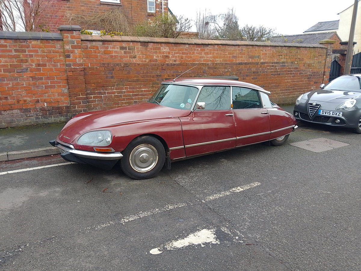 PirateArchitect's tweet image. Turned a corner and saw this beauty! Had to stop and get some snaps. Bit tatty but Uber cool 😎