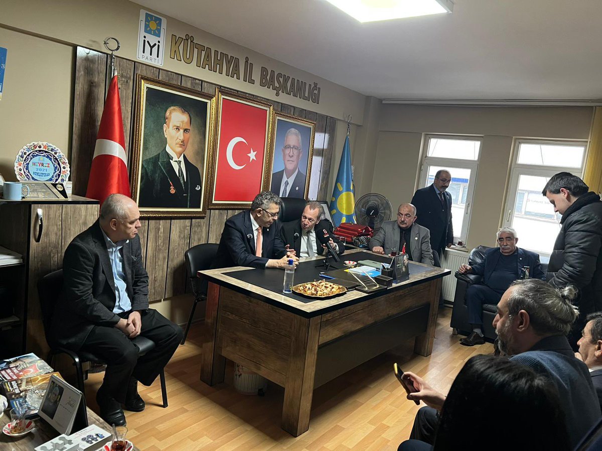 Ozturkdenizli's tweet photo. 📍Kütahya

Kütahya Teşkilatlarımızlayız…
Yeni dönemde Herkes görevinin ve sorumluluklarının farkında …

#VaktiGeldi vatandaş bizi bekliyor ,
Sahaya inme vakti,vatandaşımıza dokunma vakti geldi…
@iyiparti https://t.co/4BqwMw78EK