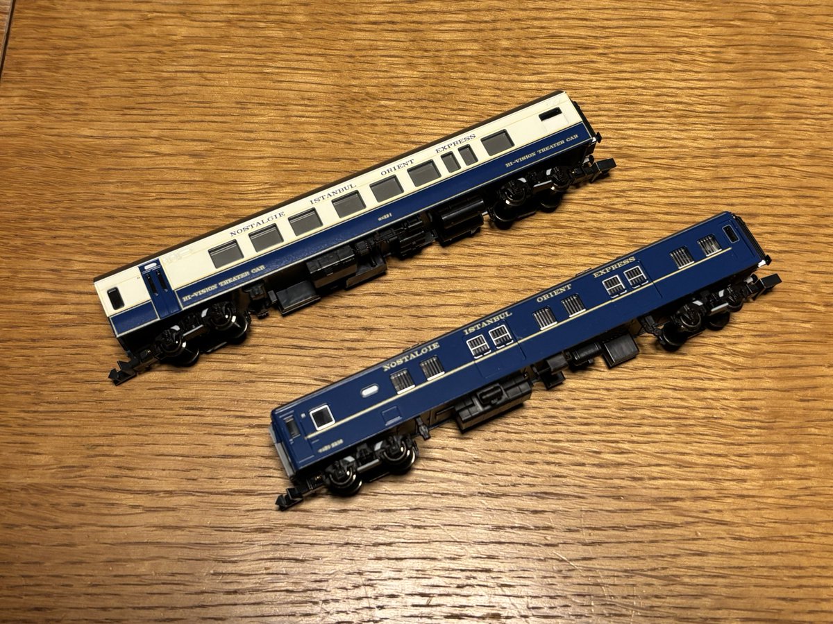 今年最初の入線報告を。 オリエント急行'88のマニ50とオニ23です。オク