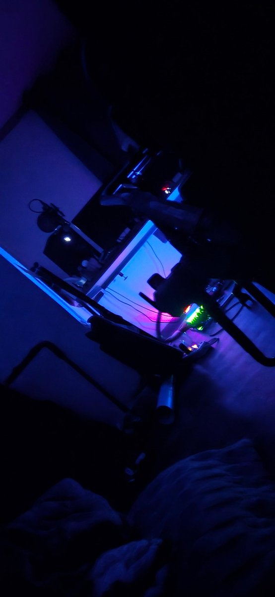 꾹꾹이..무드등 이라고 부르기로 했어요