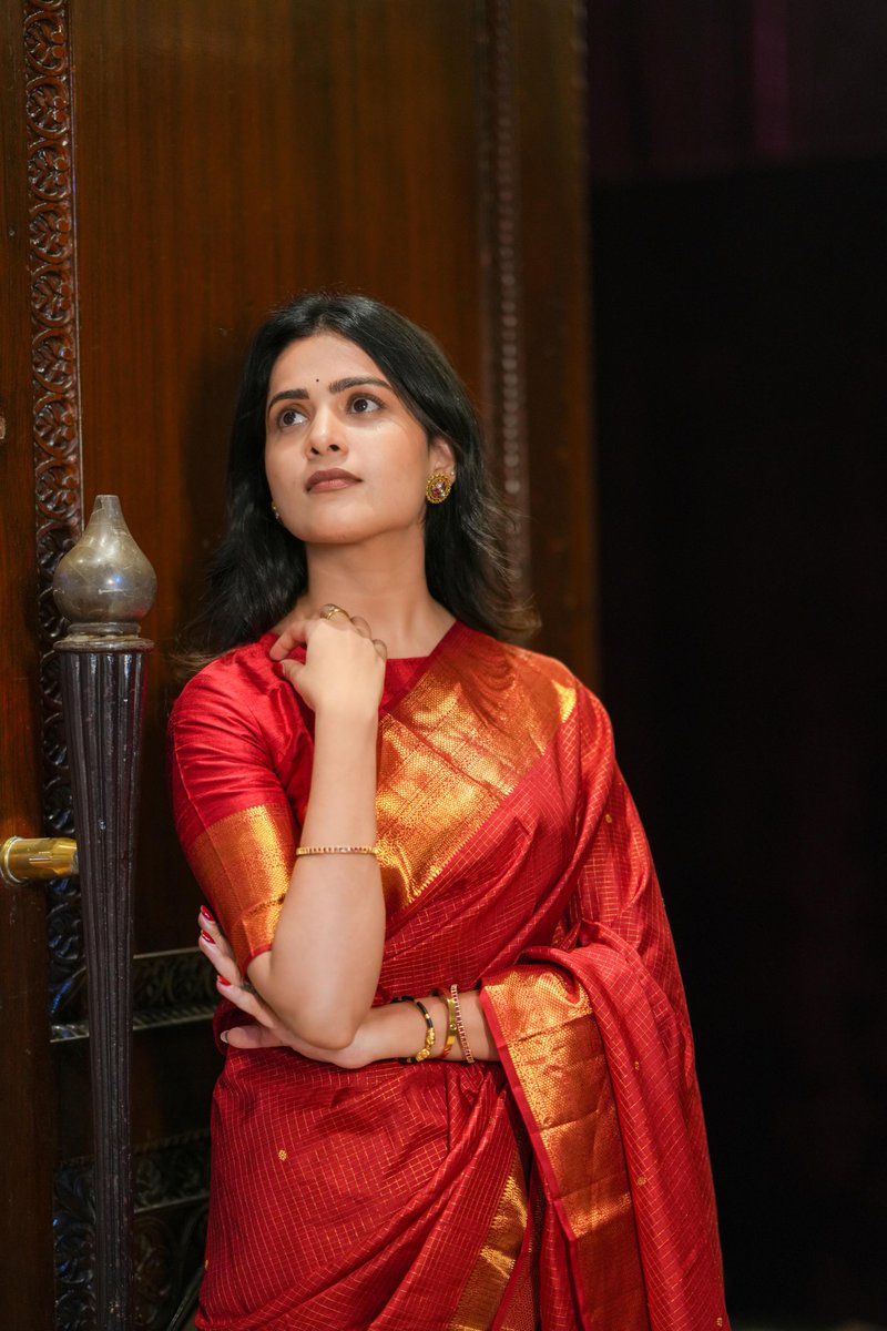 ThanujaP123's tweet photo. Wrapped in tradition, glowing with confidence🏵️🫶
#Thanuja #ThanujaPuttaswamy https://t.co/cGuU75MVA7
