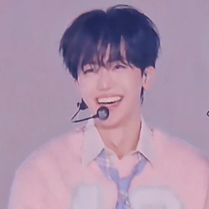 Katz0's tweet image. แจมใช้ชีวิตยังไงวะ

- คัม GBTTF 
- คัม Beat It Up 
- TDS4
- ซีรีส์ Wind Up
- ยูนิต NCT JNJM
- ถ่ายนิตยสาร 
- คอนค่าย Soda Pop
- BA Lee
- Fansign , Video Call

ป่วยไปกี่รอบแล้วไม่รู้ แต่ทุกครั้งที่มีงานแจมเต็มที่มาก ดูแทบไม่ออกว่าป่วย 😭 เก่งมากๆเลย แข็งแรงๆนะแจม 🫳🏻🫳🏻