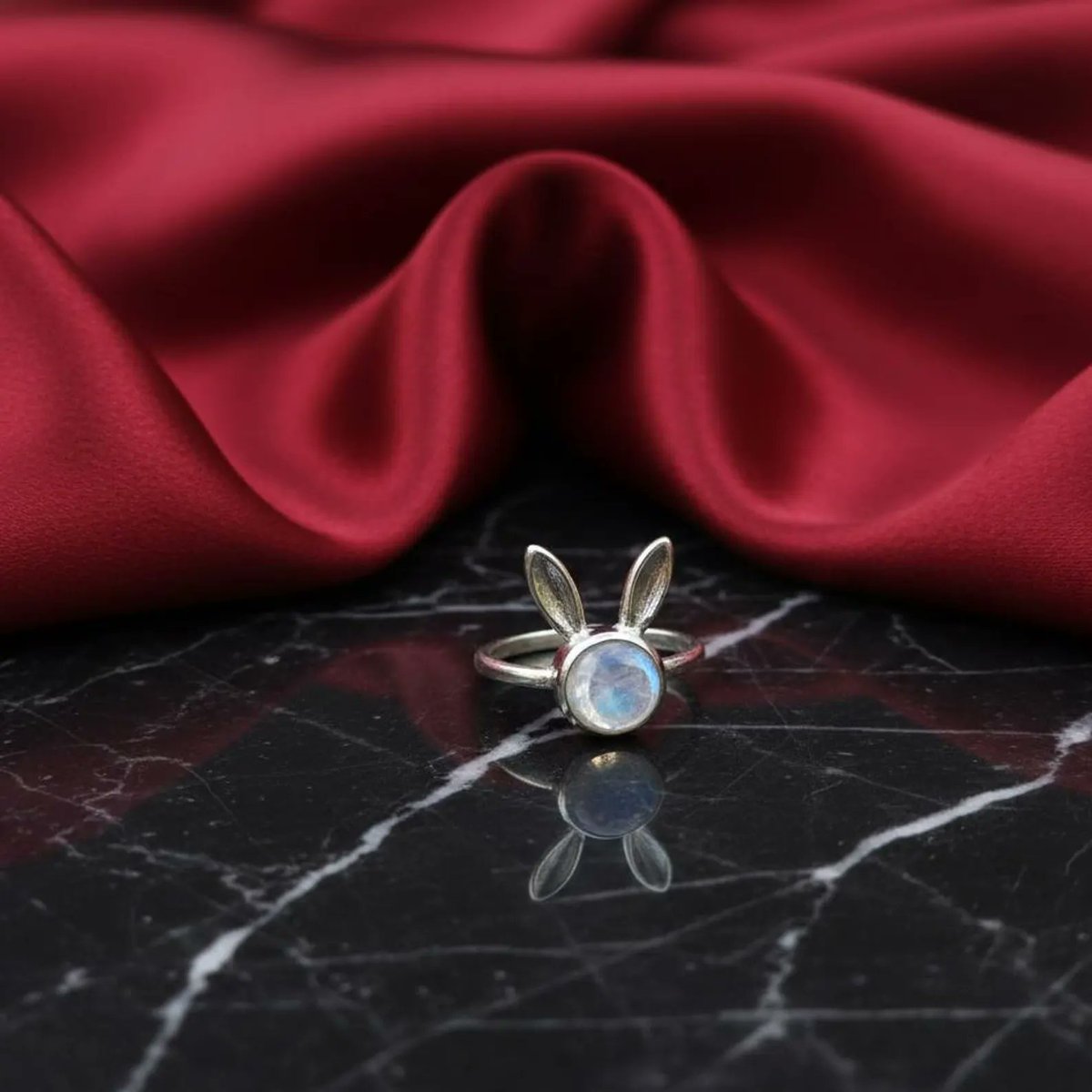 crystalhevan925's tweet image. Natural Rainbow Moonstone Rabbit Ring 🐰✨ Minimalist sterling silver handmade jewelry with soft glow magic. Perfect gift for animal lovers.
#MoonstoneRing #HandmadeJewelry #SterlingSilver #MinimalistRing #AnimalJewelry
order now: etsy.com/listing/444807…
etsy.com/shop/CrystalHa…