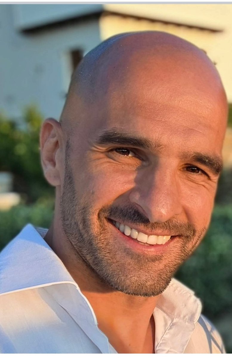 Ajde da pomognemo čoveku da pronađe svog brata blizanca. Makar podelite!!!