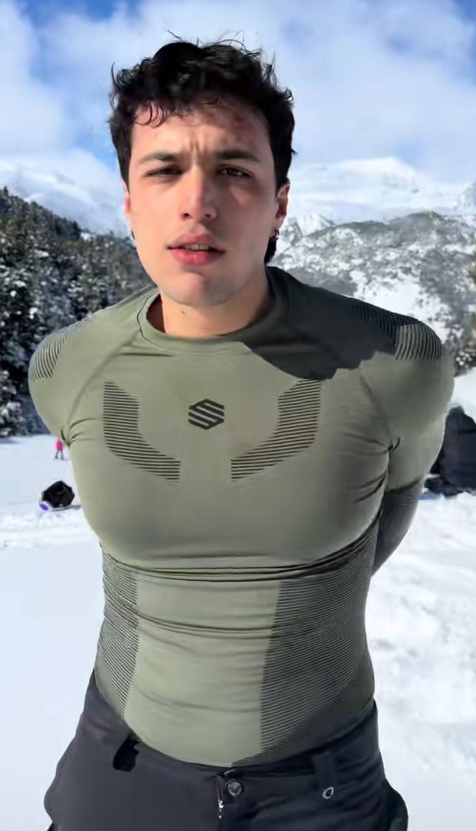 Maria93c's tweet image. Tinho... 🔥