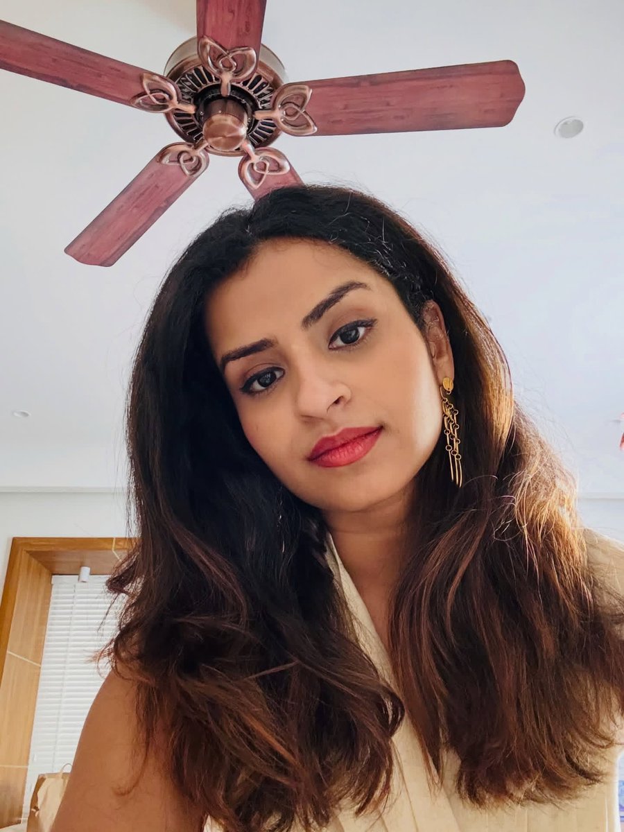 Weekendvibes_'s tweet image. Sivaangi Krishnakumar 🤍

#Sivaangi #SivaangiKrishnakumar