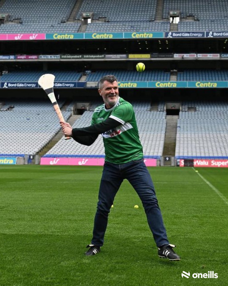 ONeills1918's tweet image. With the recent release of 'Saipan' a throwback to The Overlap on Tour at Croke Park 📸
 
Featuring Roy Keane passing on a few lessons to TJ Reid! 😂⚾
 
#RoyKeane #Saipan #GAA #TheOverlap #ONeills #ONeillsSportswear