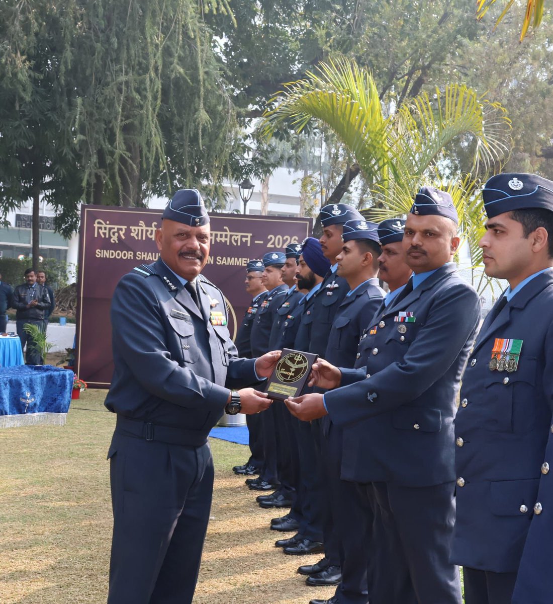 hqwaciaf's tweet photo. A solemn and distinguished tribute was paid at Headquarters Western Air Command through  ‘सिंदूर शौर्य सम्मान सम्मेलन’, honouring gallant Air Warriors for their exemplary courage and distinguished service to the Nation.

Air Marshal Jeetendra Mishra, AOC-in-C, Western Air Command, interacted with the awardees and commended their professionalism, sound judgement under pressure and steadfast resolve in demanding operational environments. He underscored that operational excellence is founded on rigorous training, seamless coordination and the indomitable spirit of Air Warriors who remain prepared to respond decisively at all times.

The ceremony recognised personnel conferred with prestigious Presidential Awards for acts of conspicuous bravery, exceptional leadership and selfless devotion to duty. Their conduct exemplifies the highest traditions of the Indian Air Force and its enduring ethos of Service Before Self.

Subsequently, the decorated Air Warriors interacted with veterans, who shared their experiences and operational wisdom, reinforcing the continuity of service values and commitment across generations.

@IAF_MCC @adgpi @indiannavy @HQ_IDS_India
@defencePROPalam 
#IndianAirForce
#opsindoor #TouchTheSkyWithGlory