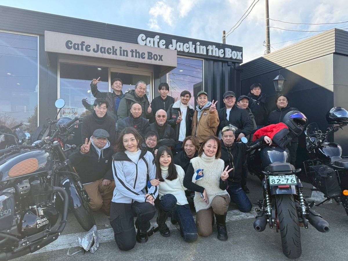 MUTT_tyocentral's tweet photo. 2026年1月24日
初詣RIDE
無事終了いたしました！

川崎大師で交通安全祈願のご祈祷をして、
その後横浜にあるライダーズカフェ『Cafe JB』で皆様との交流を楽しみながらお食事を取りました☺️

ご参加いただいたみなさん、ありがとうございました！！

#MUTT #MUTTmotorcycles #マットモーターサイクル https://t.co/DRvpgcjxSC
