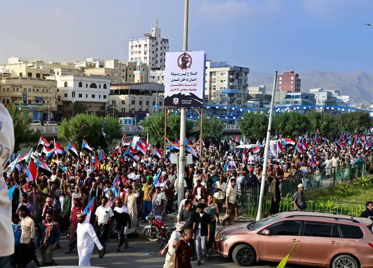 Ah2012Be's tweet photo. "لقد كانت الساحات تنطق بلغة واحدة: لا تراجع عن الحقوق، ولا مساومة على الثبات، والتصعيد الشعبي لايزال قائماً" #مليونية_الثبات_والتصعيد_الشعبي https://t.co/3BWHwNSjTN
