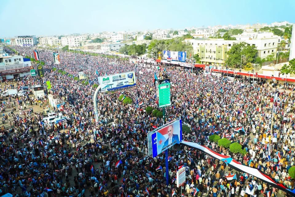Ah2012Be's tweet photo. "لقد كانت الساحات تنطق بلغة واحدة: لا تراجع عن الحقوق، ولا مساومة على الثبات، والتصعيد الشعبي لايزال قائماً" #مليونية_الثبات_والتصعيد_الشعبي https://t.co/3BWHwNSjTN