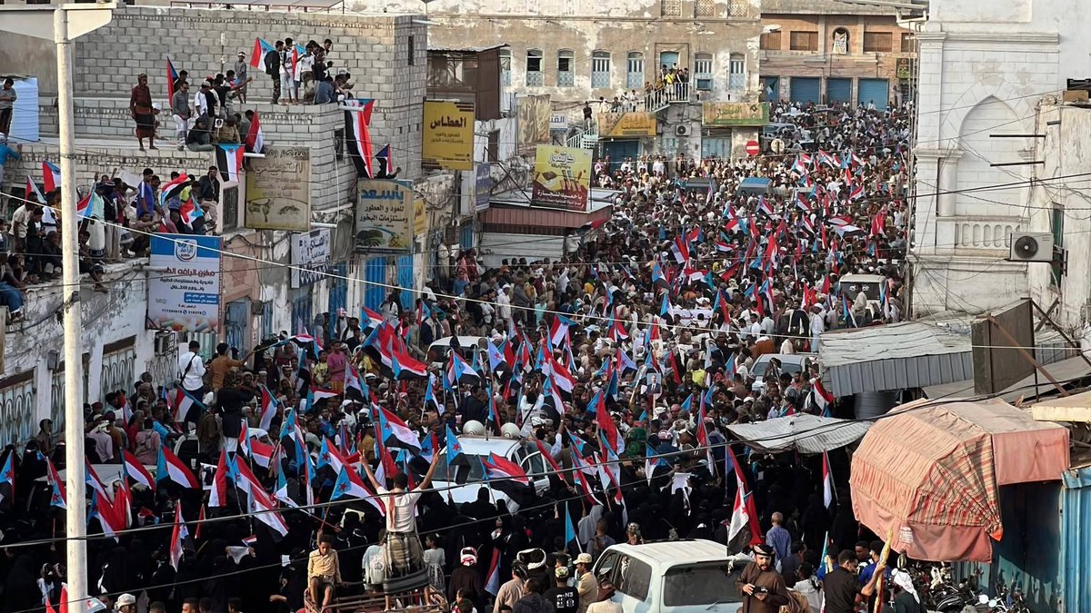 Ah2012Be's tweet photo. "لقد كانت الساحات تنطق بلغة واحدة: لا تراجع عن الحقوق، ولا مساومة على الثبات، والتصعيد الشعبي لايزال قائماً" #مليونية_الثبات_والتصعيد_الشعبي https://t.co/3BWHwNSjTN