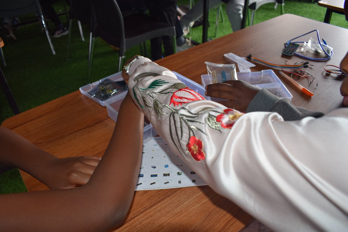 Eldohub Academy tweet media