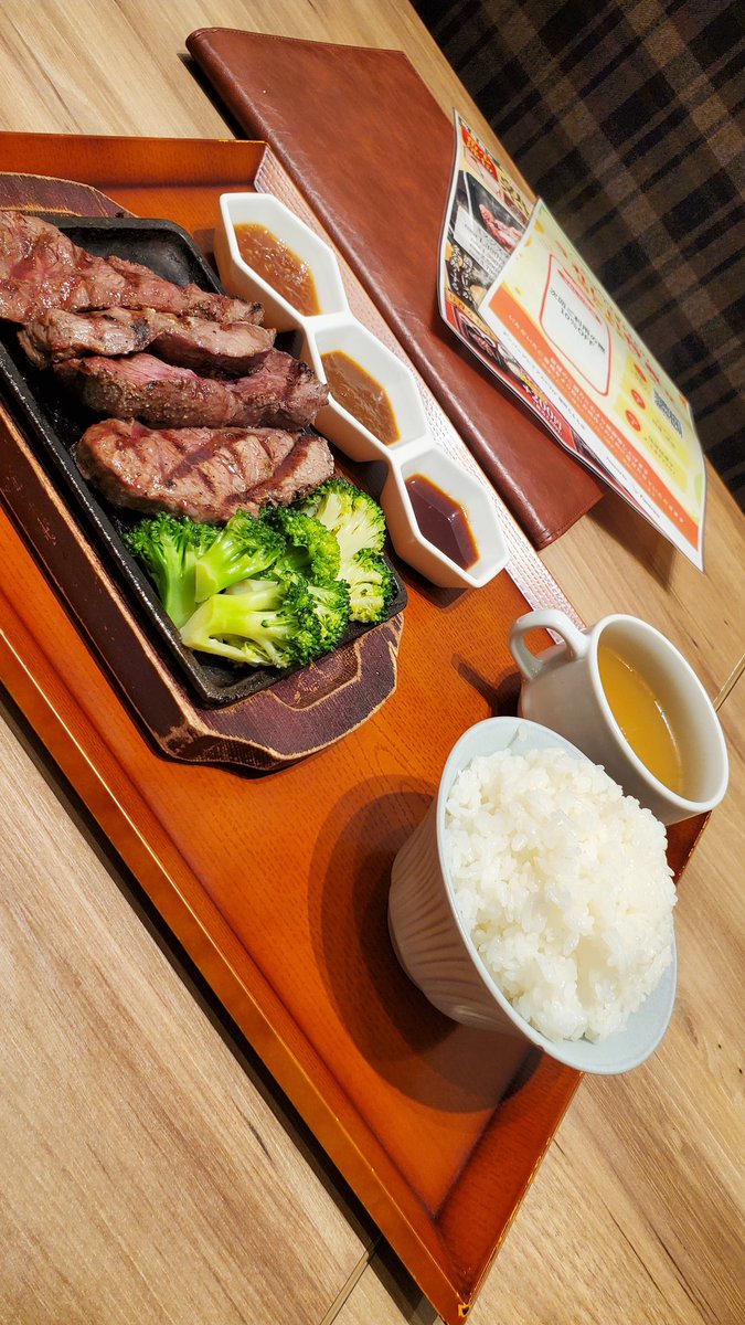 MWAM29801129's tweet photo. とりあえず、昼は肉にした(゜ρ゜) https://t.co/0qMPKIWJvj