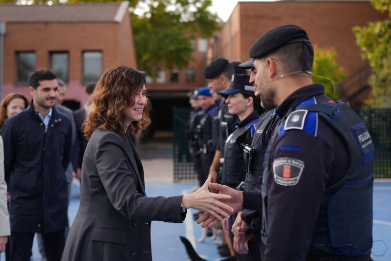 ¿Por qué nadie lo denunció?
Si se hubiera confirmado que el presunto guardaespaldas de González Amador provenía del servicio de protección de la Comunidad de Madrid, Ayuso podría haber ser sido  inhabilitada por uso indebido de recursos públicos. ¿La oposición durmiendo?