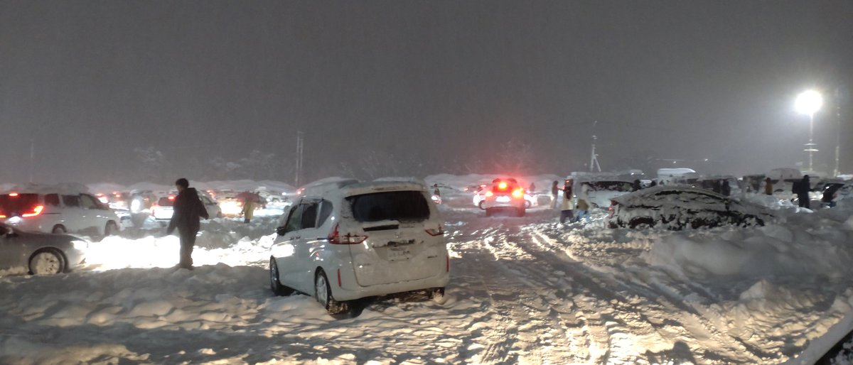 高鷲スーパースタック開場 朝7時着から昼間の積雪でこれ 車人生の