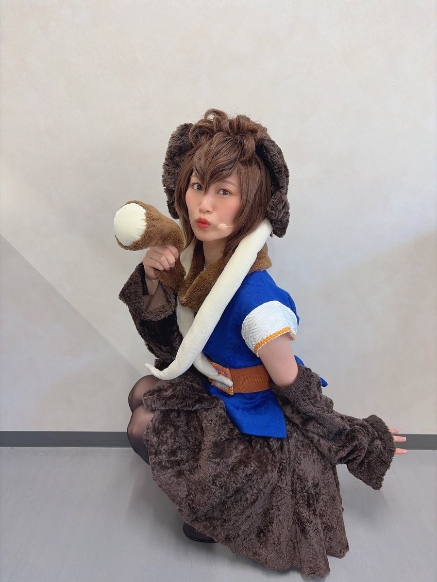 Haruka26s's tweet image. #舞台けものフレンズ 🐾
#ジャパリライブ の
マルチアングル配信スタート！！

普通じゃ見られない
舞台裏(すごい)もあるよ〜😳🩷

すぽっとらいとふれんずは
昼がPPP🐧
夜が佐藤も参加の珍獣です🦣🌟

舞台上のカメラにもちょこっとレス送ったりしてるので、ぜひ何度でもジャパリパークを楽しんでね🌾