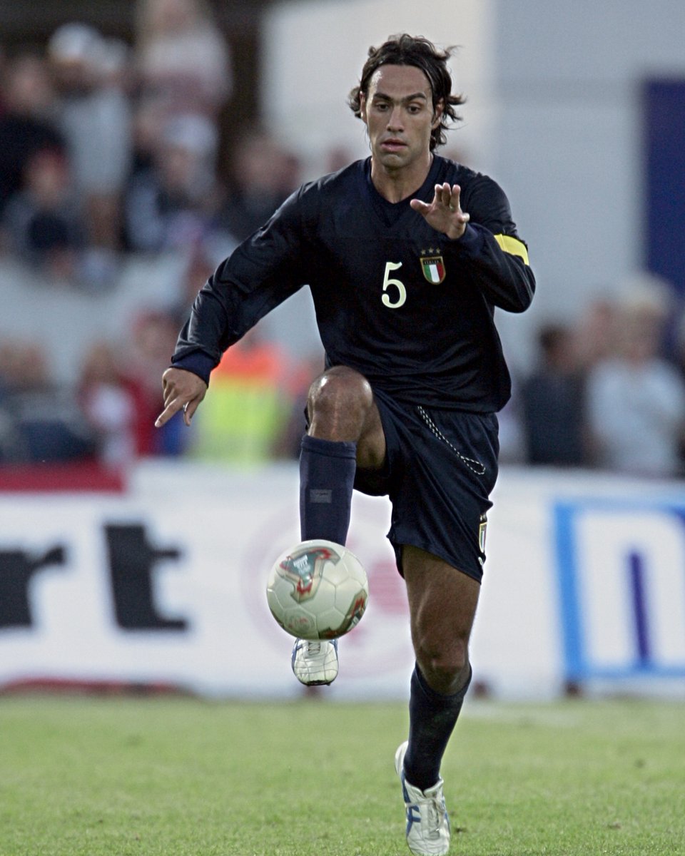 The definition of a complete defender 🧱🪄

#Nazionale #VivoAzzurro