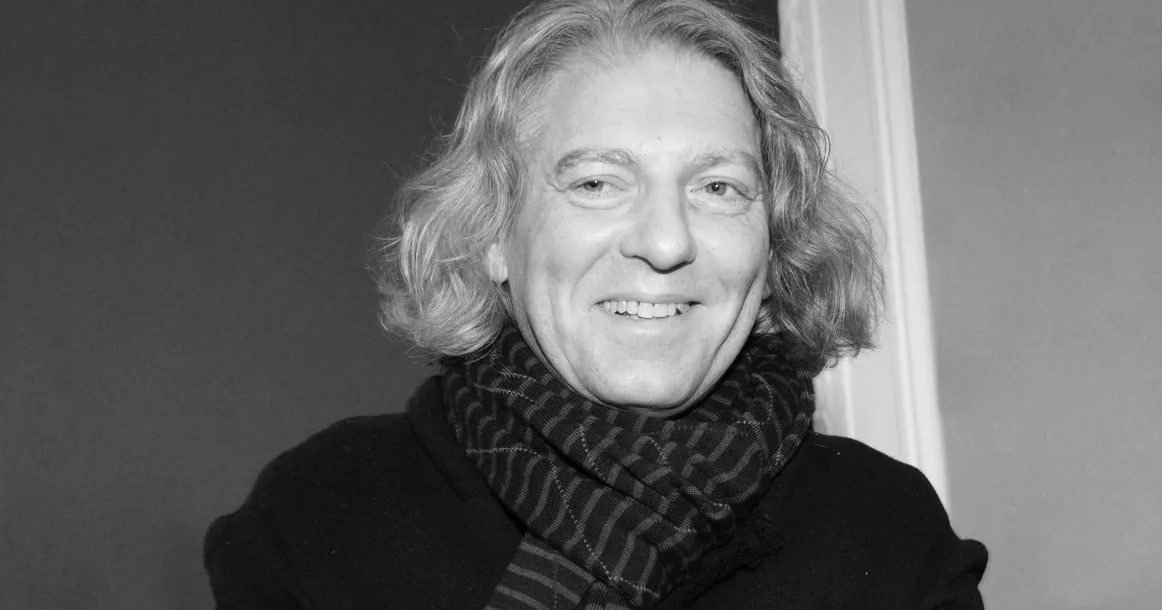 В возрасте 60 лет скончался телеведущий, продюсер и режиссер Александр Олейников, сообщил  его сын Максим, — РБК.