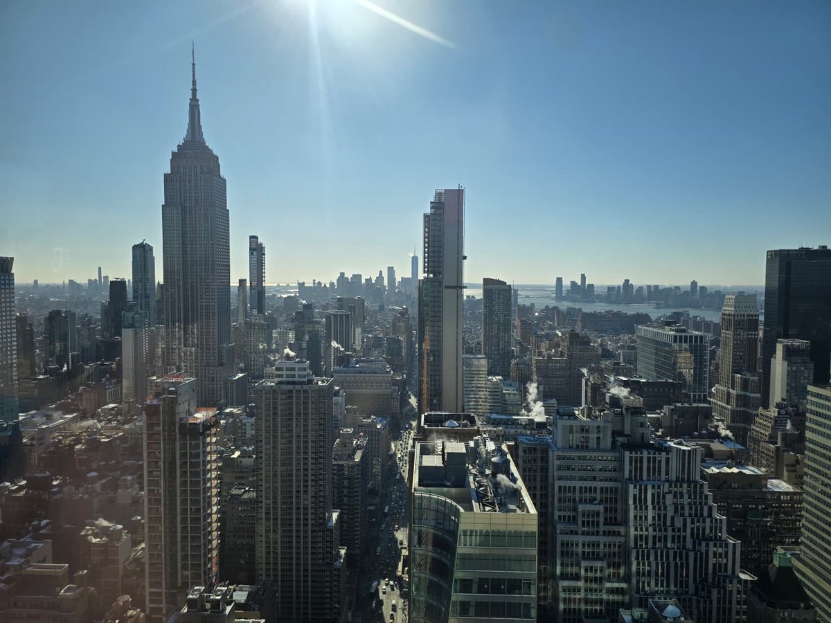 DanielBlancoSWE's tweet photo. Mi amigo que sigue en Salesforce tuvo un offsite en NY y me pasó fotos de las vistas de la oficina. 

Qué locura 😍 https://t.co/tI4B3oxfL0